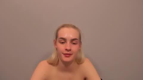 oliviaBeauty online show from February 25, 9:29 pm