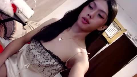 oliviaknightx online show from November 7, 5:04 pm