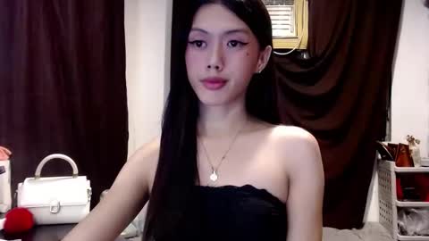 oliviaknightx online show from February 3, 3:16 pm