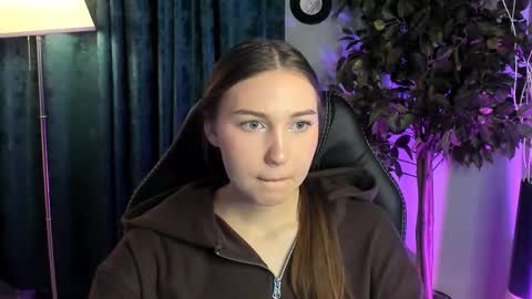 olivialangs online show from March 19, 12:54 pm