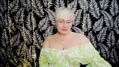 Kelly online show from May 1, 10:42 am