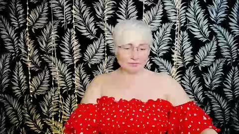Kelly online show from April 27, 1:52 pm