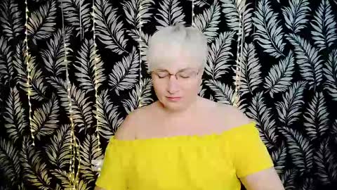 Kelly online show from May 2, 10:43 am
