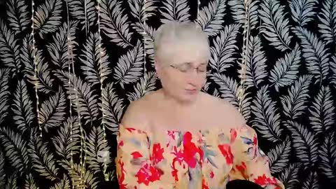 Kelly online show from April 30, 10:42 am