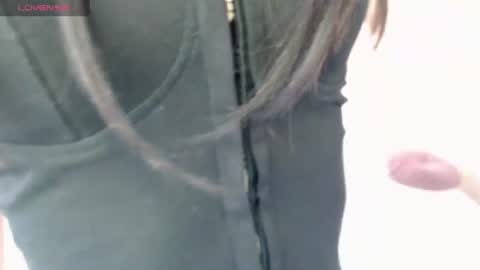oliviarichi online show from June 17, 9:14 am