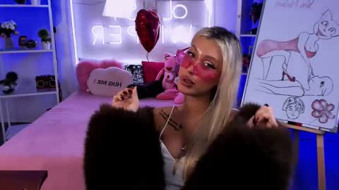 Olivia online show from March 2, 2:21 pm