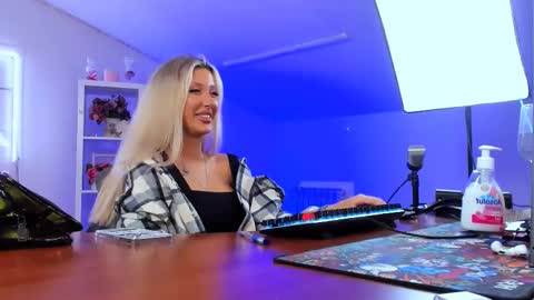 Olivia online show from March 11, 8:08 am