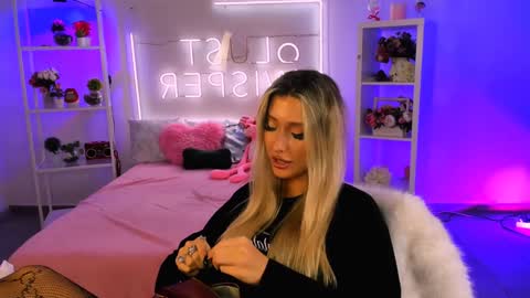 Olivia online show from February 4, 11:49 am