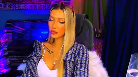 Olivia online show from February 20, 11:20 am