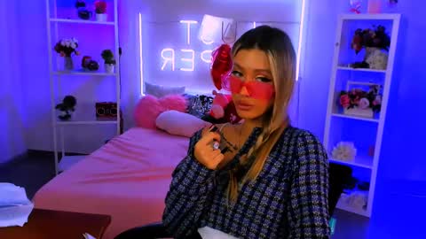 Olivia online show from February 20, 2:24 pm