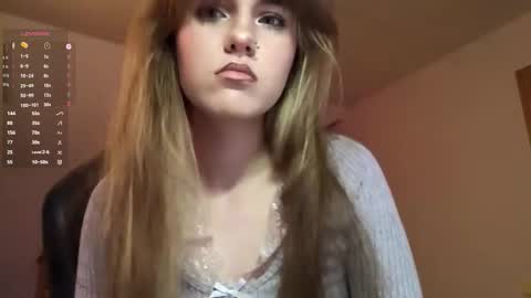 Snapshot of olliefadeley chatting on September 30, 1:54 pm Mila online show from September 30, 1:54 pm
