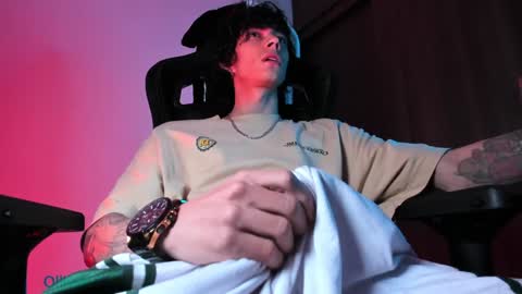     online show from February 7, 6:14 am