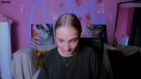 Ollivia online show from May 19, 5:47 am