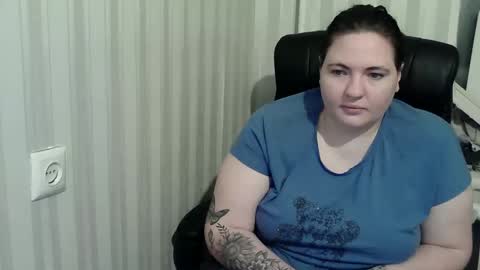 OlyaAndNetty online show from November 7, 5:37 pm