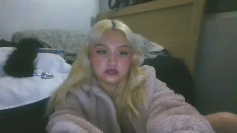 omathena11_11 online show from January 11, 9:47 am