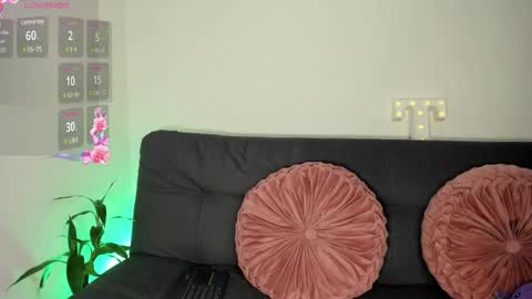 Violette online show from February 17, 1:04 am