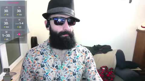 Snapshot of ona_nisme chatting on December 8, 5:44 pm ona nisme online show from December 8, 5:44 pm