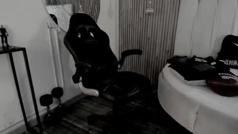     ... online show from June 11, 12:32 am