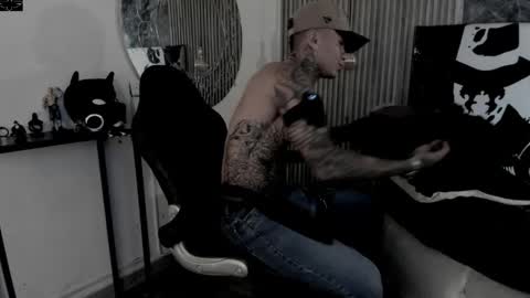    ... online show from April 25, 9:01 pm