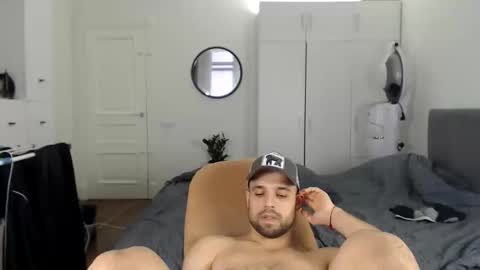 onebestlover online show from February 28, 2:32 pm