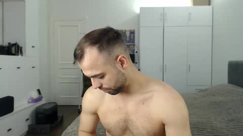 onebestlover online show from April 29, 7:46 am