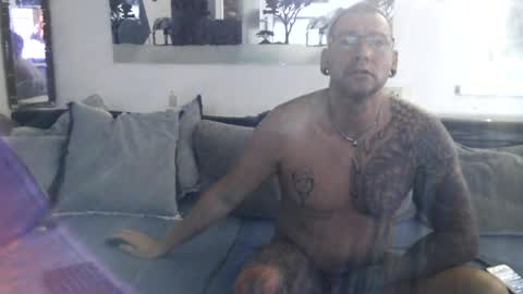 .....mICha..... online show from August 3, 6:15 am