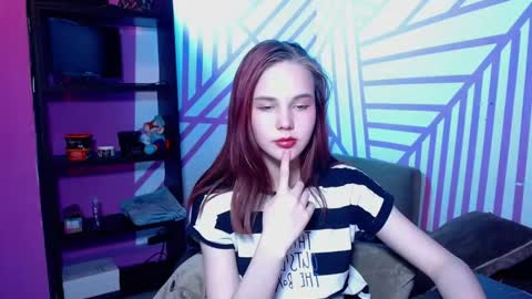 onessandra online show from November 6, 5:21 am