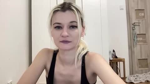 Onika online show from February 26, 2:37 am