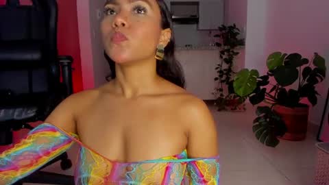 misssaray official online show from June 15, 2:25 am
