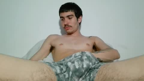 onzas_ online show from February 5, 8:56 pm