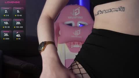 Hannah online show from March 11, 3:26 pm