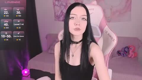 Ophelia online show from June 28, 1:01 am