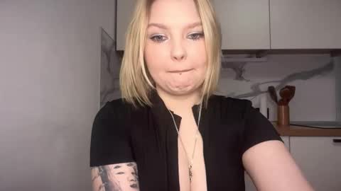 Ophelia online show from December 13, 7:53 pm