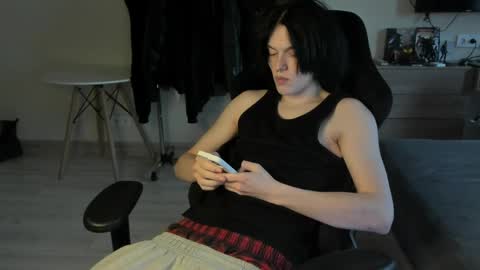 Bella and John online show from April 28, 4:44 pm