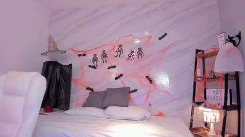 Snapshot of orion_gold chatting on October 31, 7:58 pm Orion online show from October 31, 7:58 pm