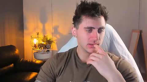 Snapshot of oscar_miller_ chatting on October 17, 8:57 pm Oscar online show from October 17, 8:57 pm