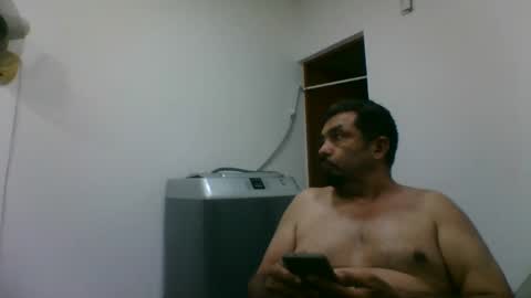 oscarjhe3512 online show from November 23, 8:51 pm