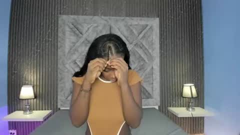 oshun_444 online show from July 18, 12:07 pm