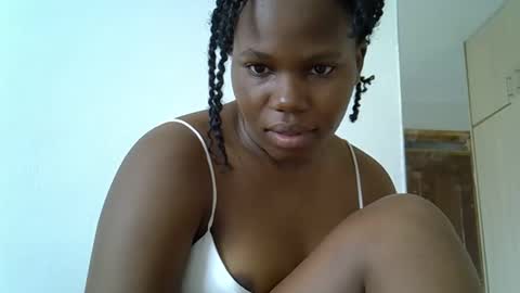 osoprettyebony online show from November 25, 9:08 am