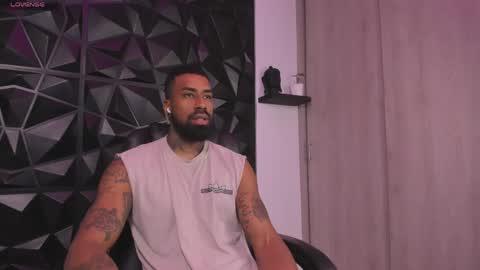 Ostin Daniels online show from May 8, 1:33 am