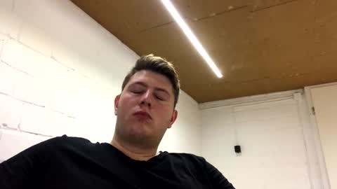 outflayd online show from February 3, 12:18 am