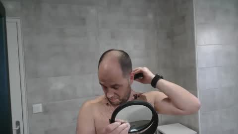 Snapshot of oversize13 chatting on January 12, 1:37 pm oversize13 online show from January 12, 1:37 pm