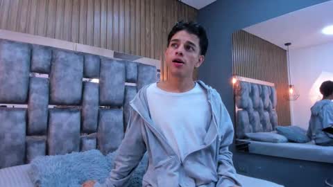 Owen Johnson online show from January 8, 12:00 pm