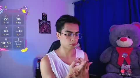 Owen  Independent model  online show from July 29, 8:47 am