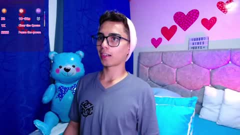 Owen  Independent model  online show from February 18, 6:48 am