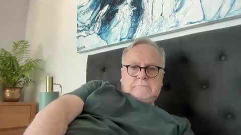 ozhairybearxxxx online show from September 15, 4:14 am