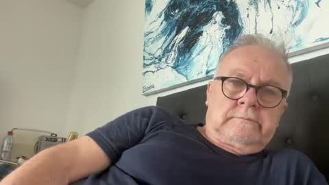ozhairybearxxxx online show from February 3, 3:48 am