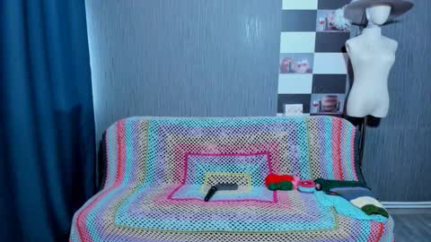 Ella online show from March 5, 7:28 am