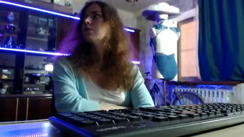 Ella online show from May 1, 6:29 am