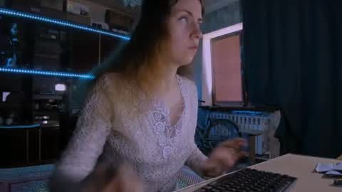 Ella online show from July 16, 6:28 am
